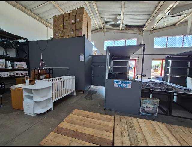 526M² WAREHOUSE TO LET IN BOLTONIA